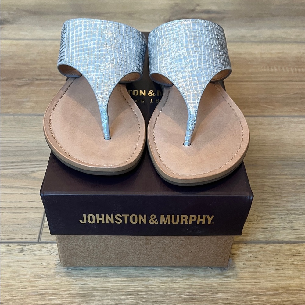 BN Johnston & Murphy Women's Croc-Embossed Sandals in Light Gray